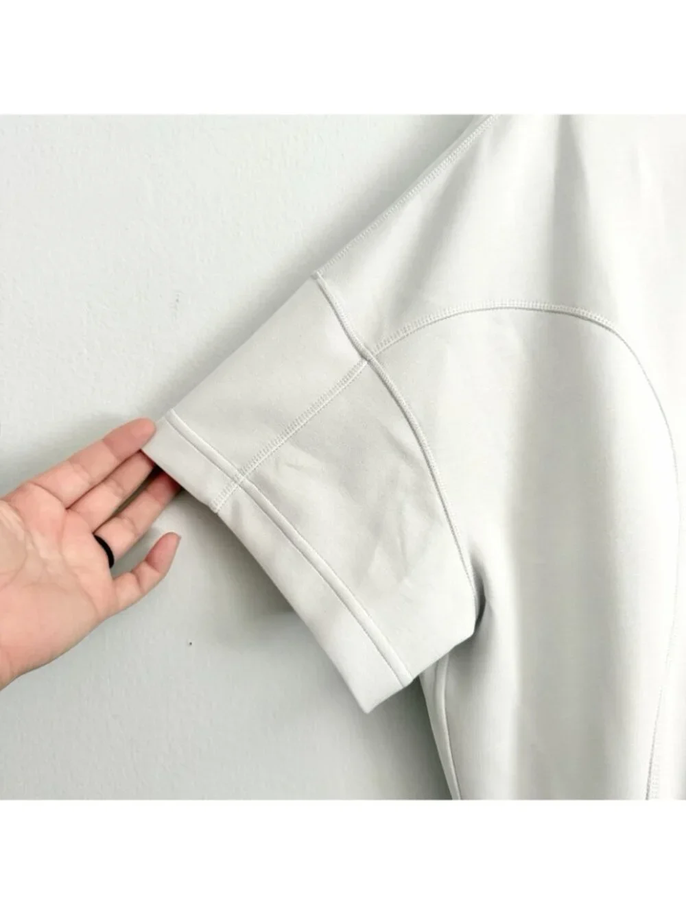 Lululemon White Softstreme Gathered Short Sleeve Shirt Cropped Women’s Size 12